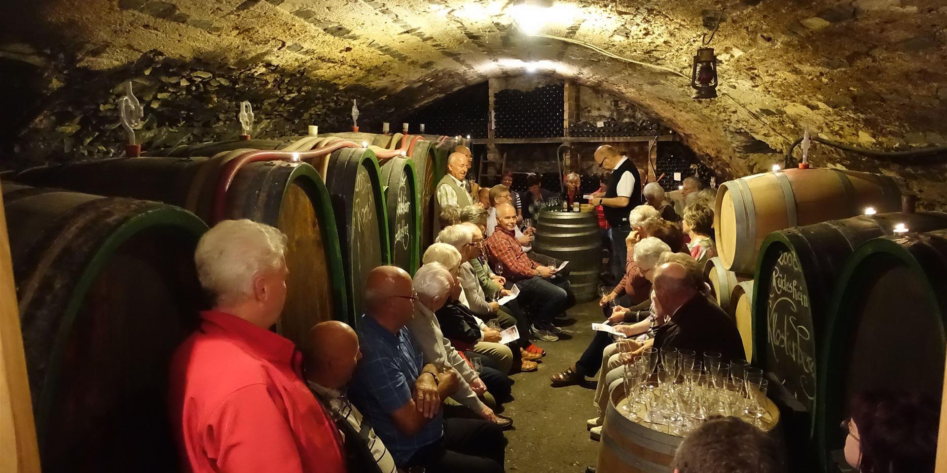 Prädikatsweinprobe im historischen Weinkeller